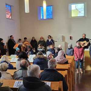 Gottesdienst mit Erstkommunionkindern und deren Familien