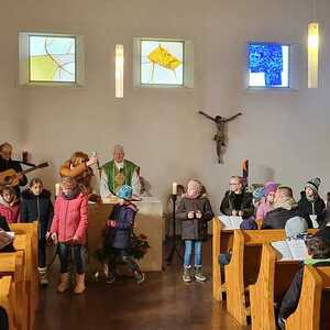 Gottesdienst mit Erstkommunionkindern und deren Familien