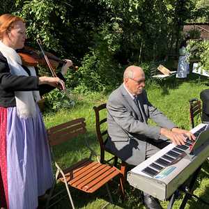 Fronleichnam unter schönem Himmel / Johannes Pötscher Fronleichnam unter schönem Himmel