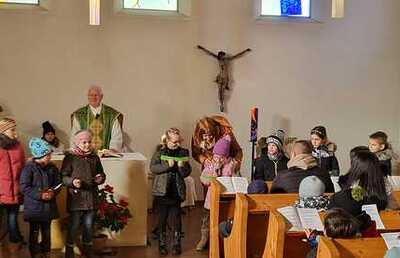 Gottesdienst mit Erstkommunionkindern und deren Familien