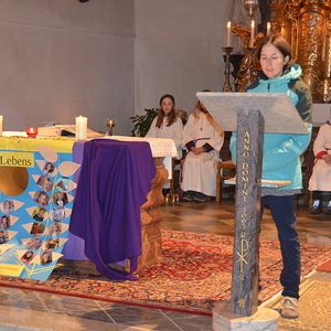 In Peggau haben sich 22 Erstkommunionkinder in Begleitung der Tischmütter vorgestellt