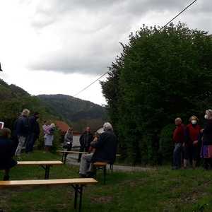 Maibeten beim neu renovierten Schackenkreuz in Prenning